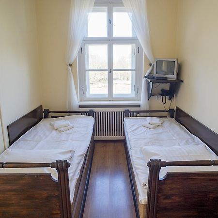 Palac Kobylniki Hotel Obrzycko Luaran gambar