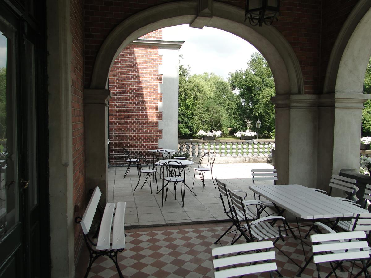 Palac Kobylniki Hotel Obrzycko Luaran gambar