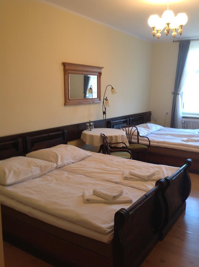 Palac Kobylniki Hotel Obrzycko Luaran gambar