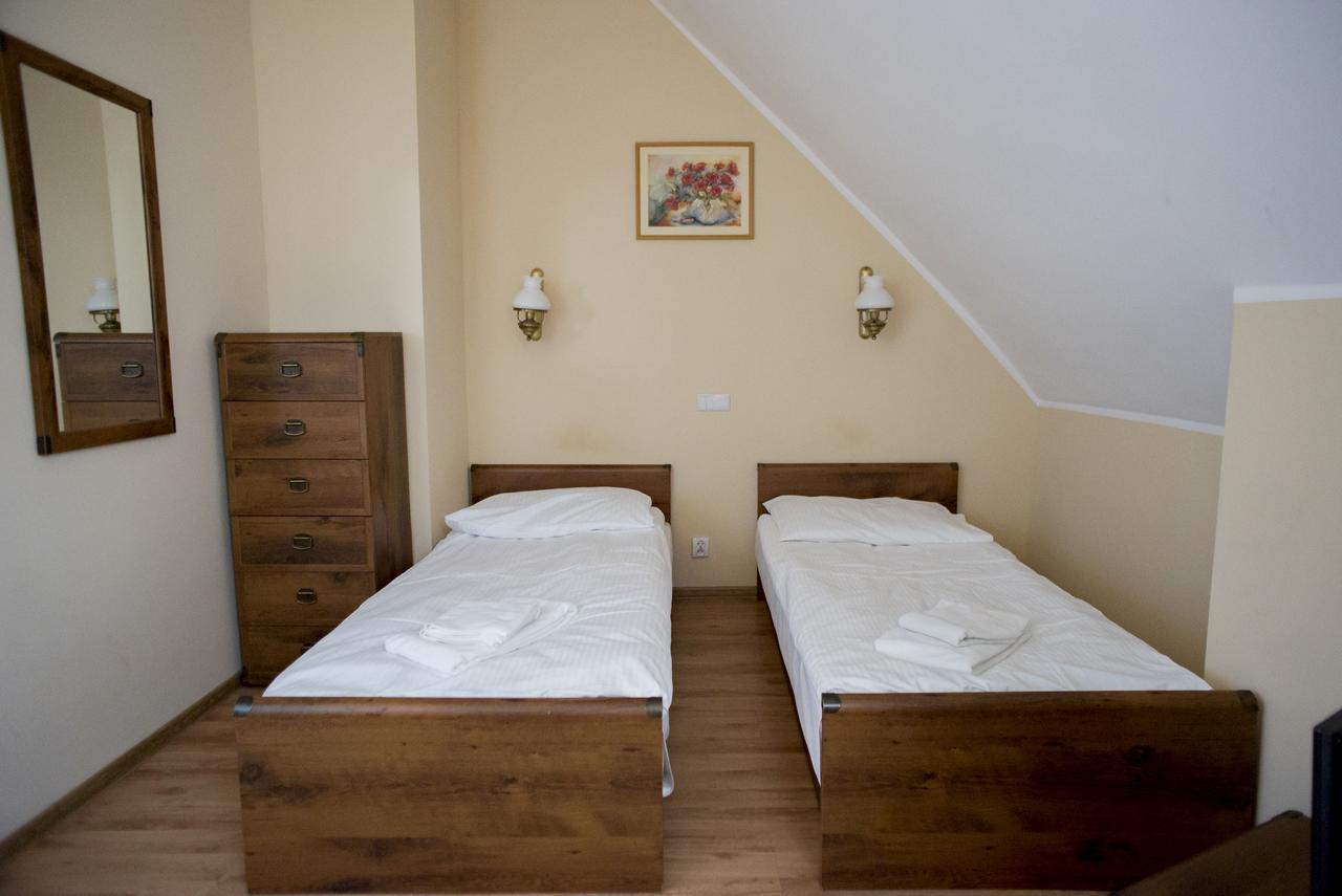 Palac Kobylniki Hotel Obrzycko Luaran gambar