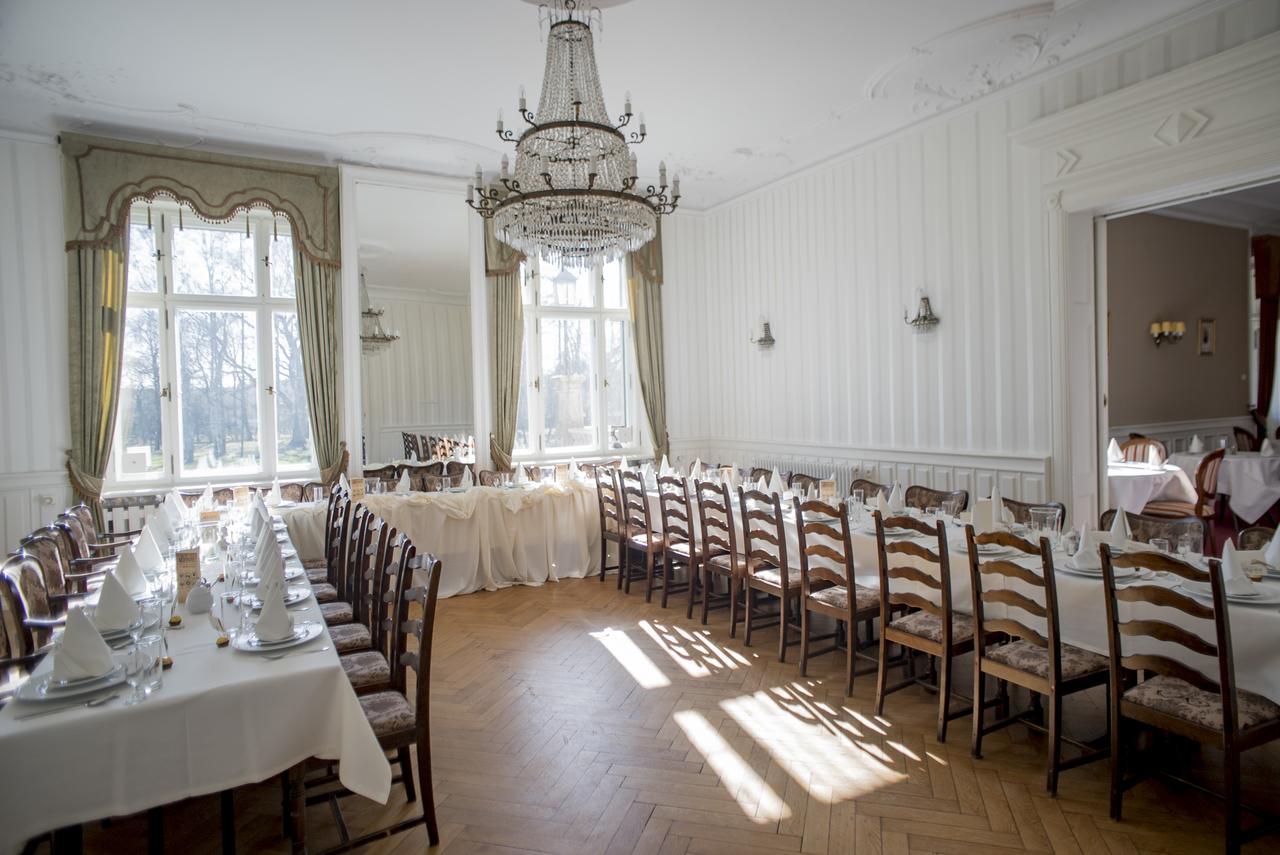 Palac Kobylniki Hotel Obrzycko Luaran gambar