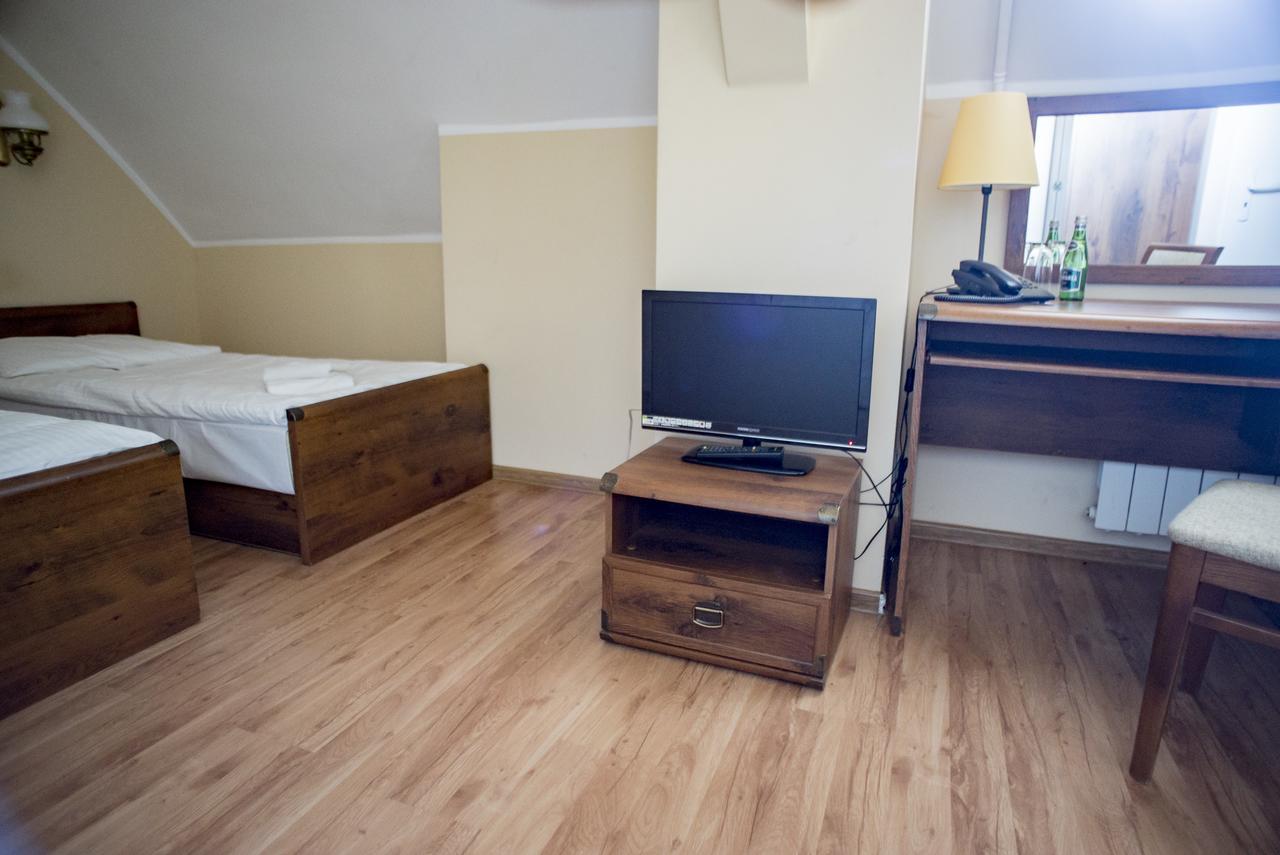 Palac Kobylniki Hotel Obrzycko Luaran gambar